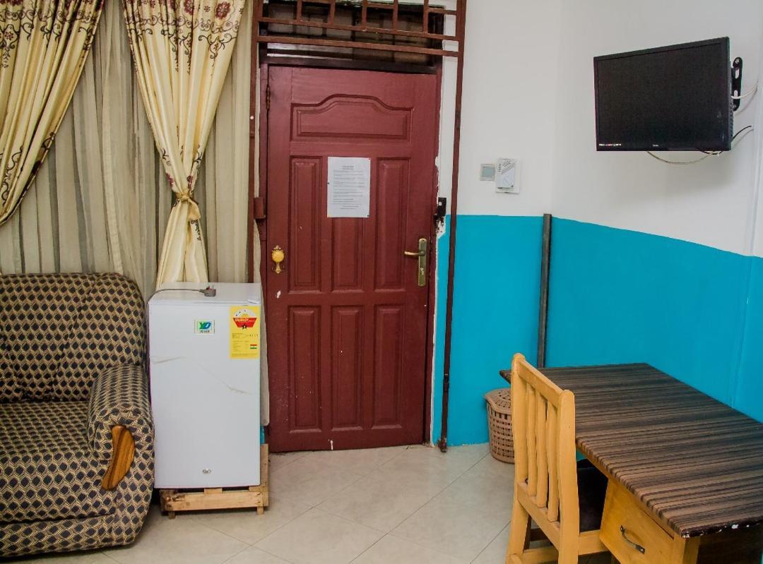 Elizz Guest House Janman Exterior photo